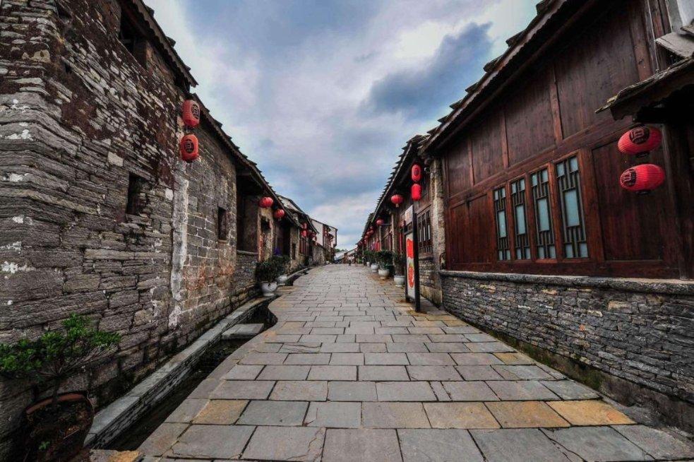 难怪妖怪们宁可冒险抓唐僧，也不学长生术，看欲练此功必先干什么