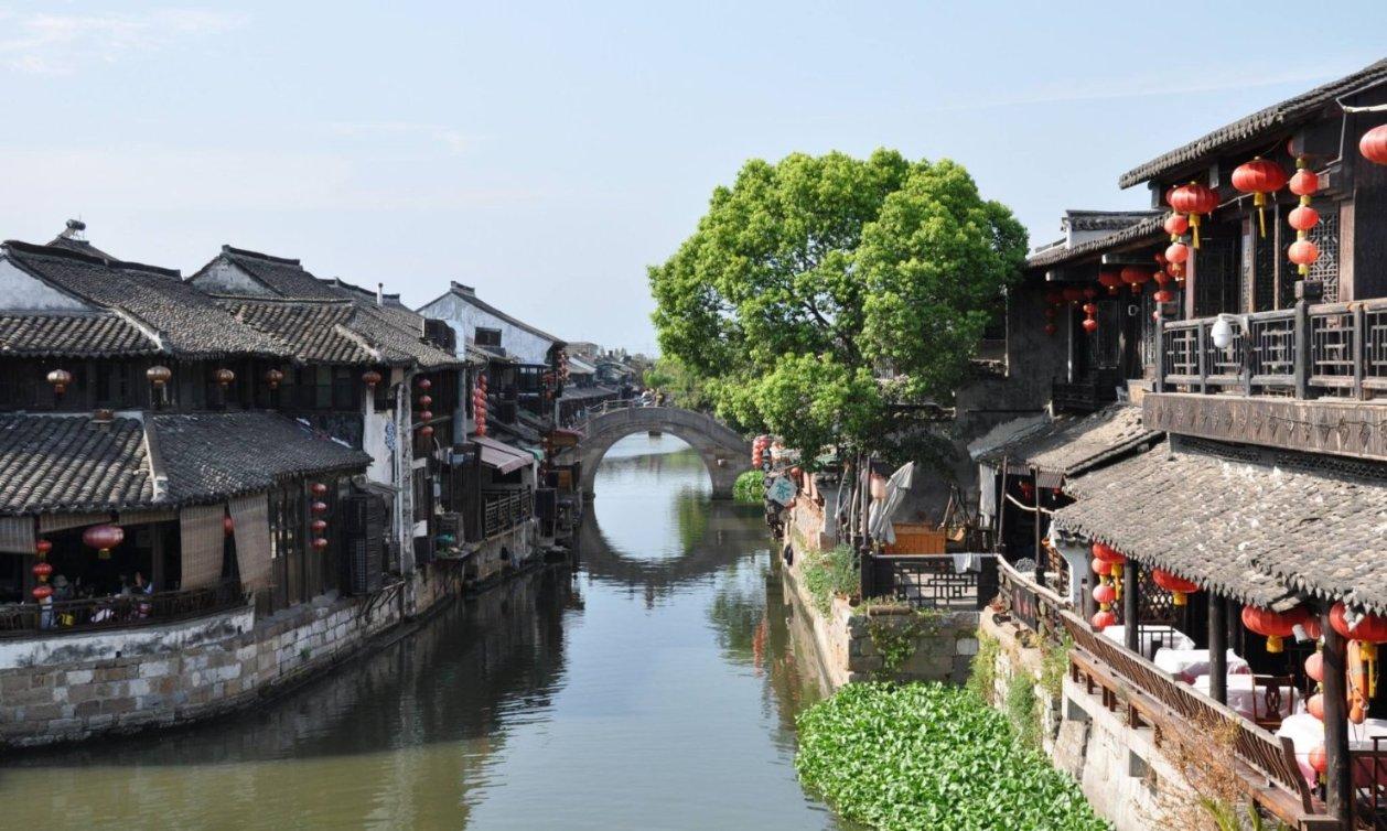 逃出诡异庄园